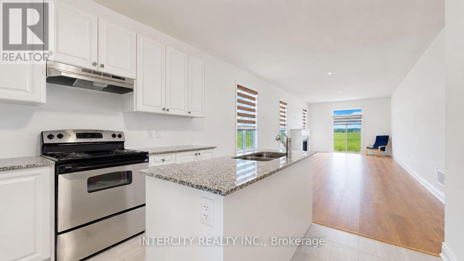 17 UNION BOULEVARD - 9