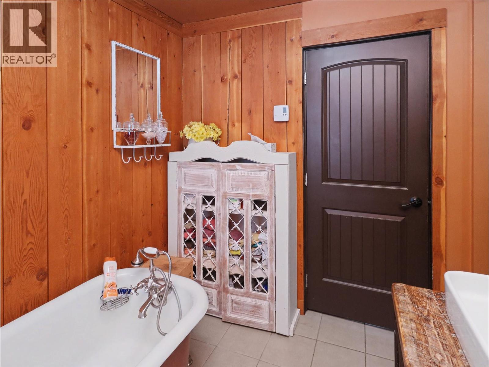 3850 Blythe-Rhone Road, Westbridge