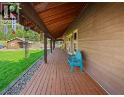 4pc Ensuite bath - 3850 Blythe-rhone Road, Westbridge, BC V0H1Y0 Photo 11