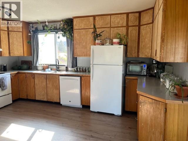 9704 JULIA Street, Summerland