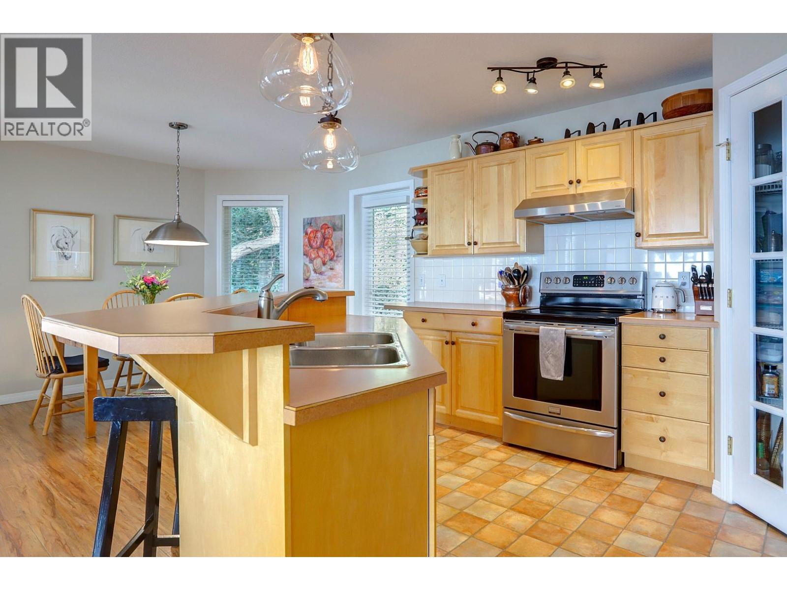 7069 Nakiska Drive, Vernon