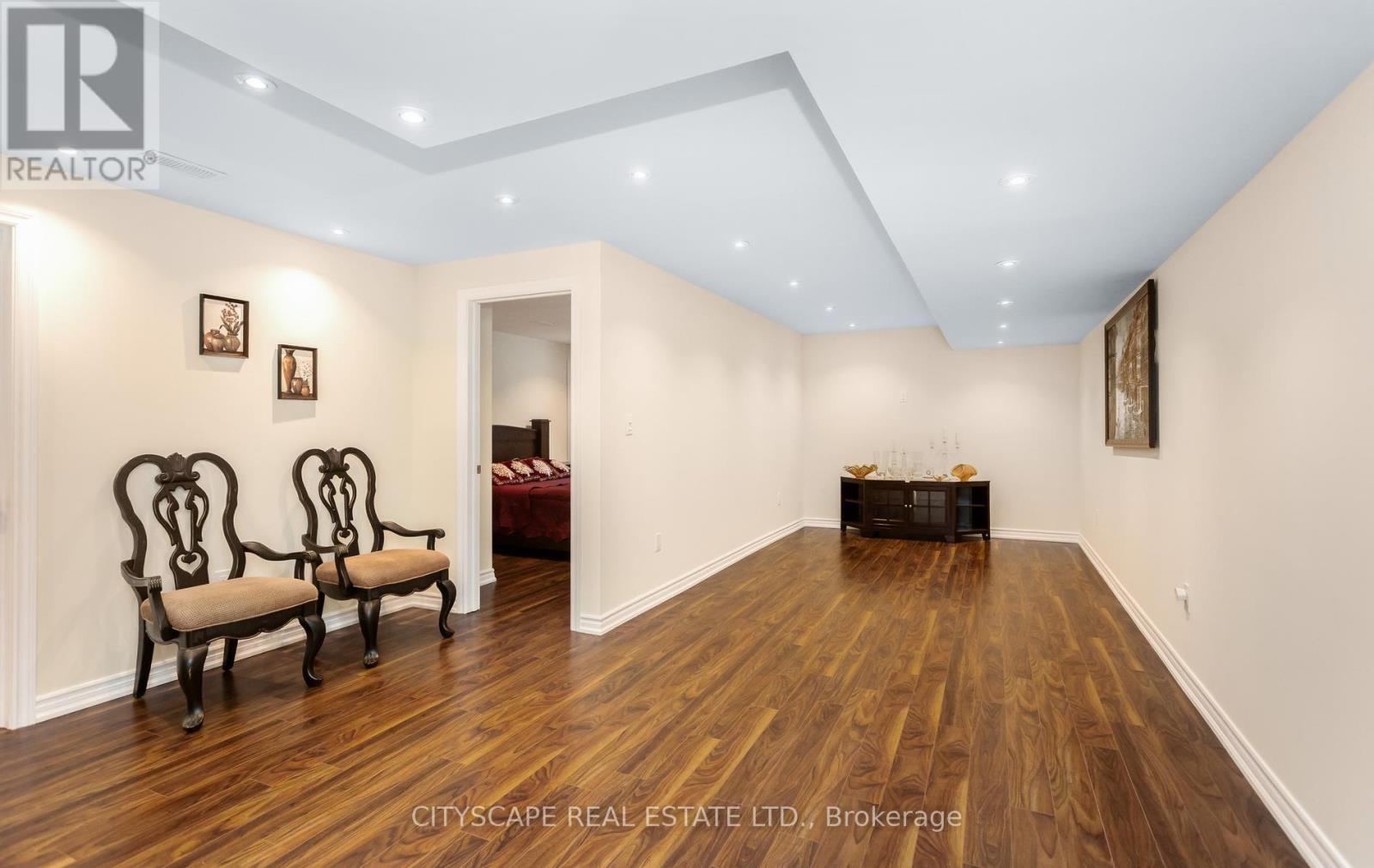 #21 485 PRINGLE AVENUE - 24