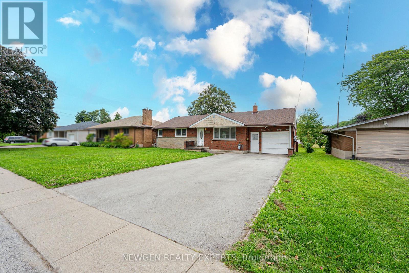 4443 Dorchester photo 3
