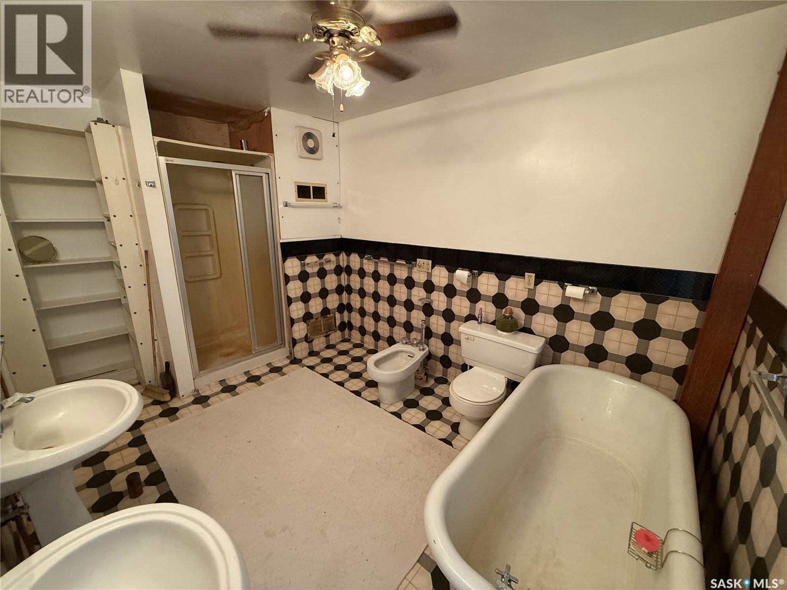 395 2nd STREET W - Image 16