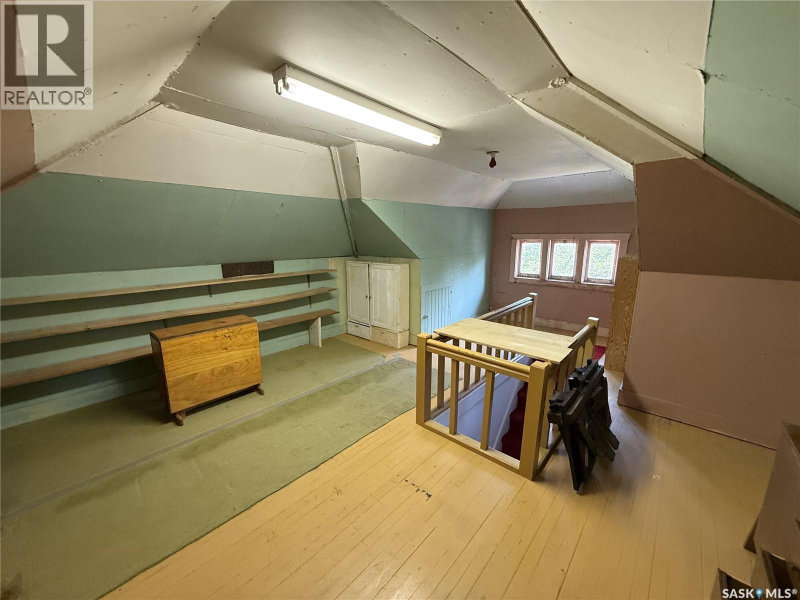 395 2nd STREET W - Image 25