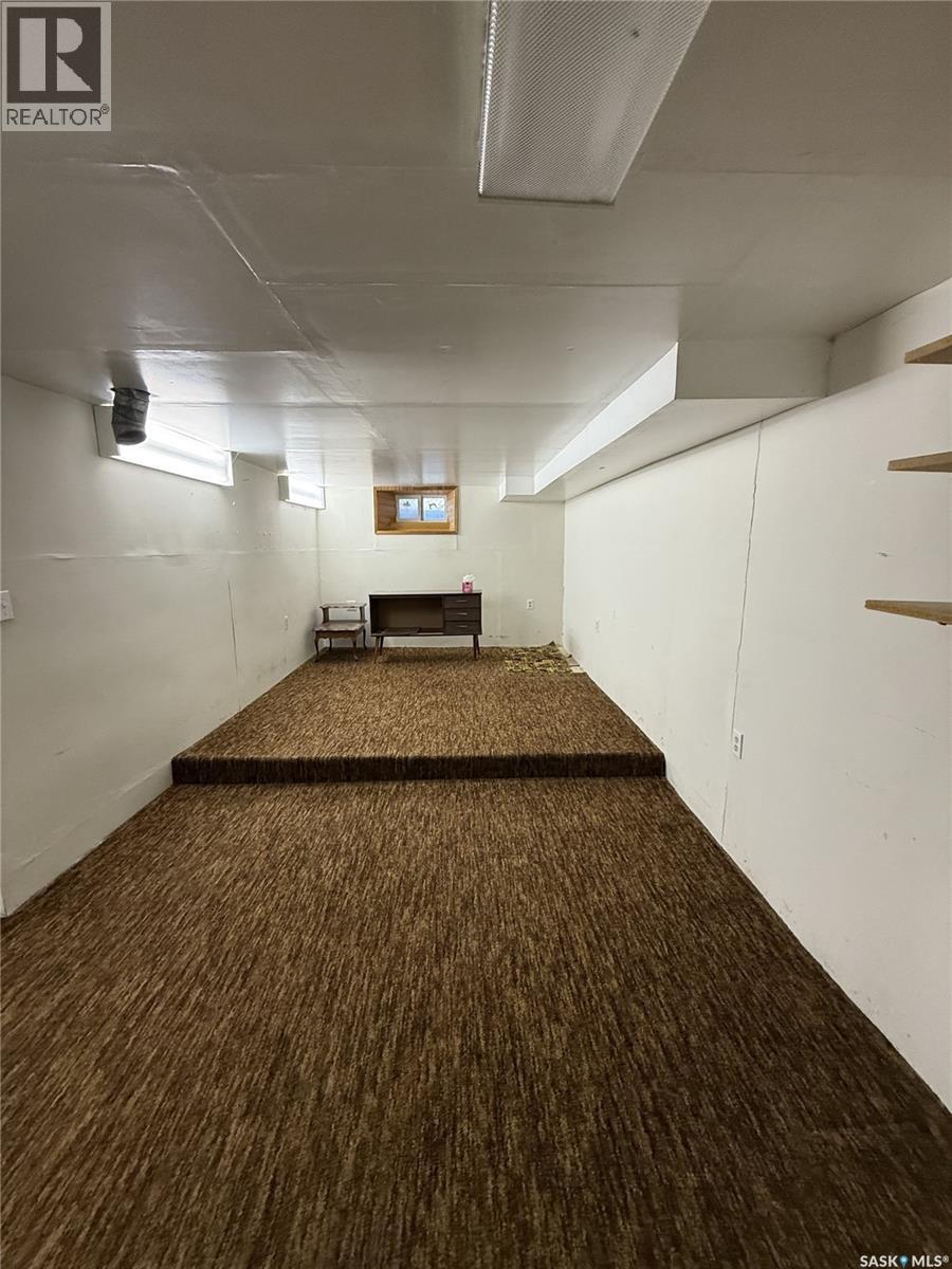395 2nd STREET W - Image 27