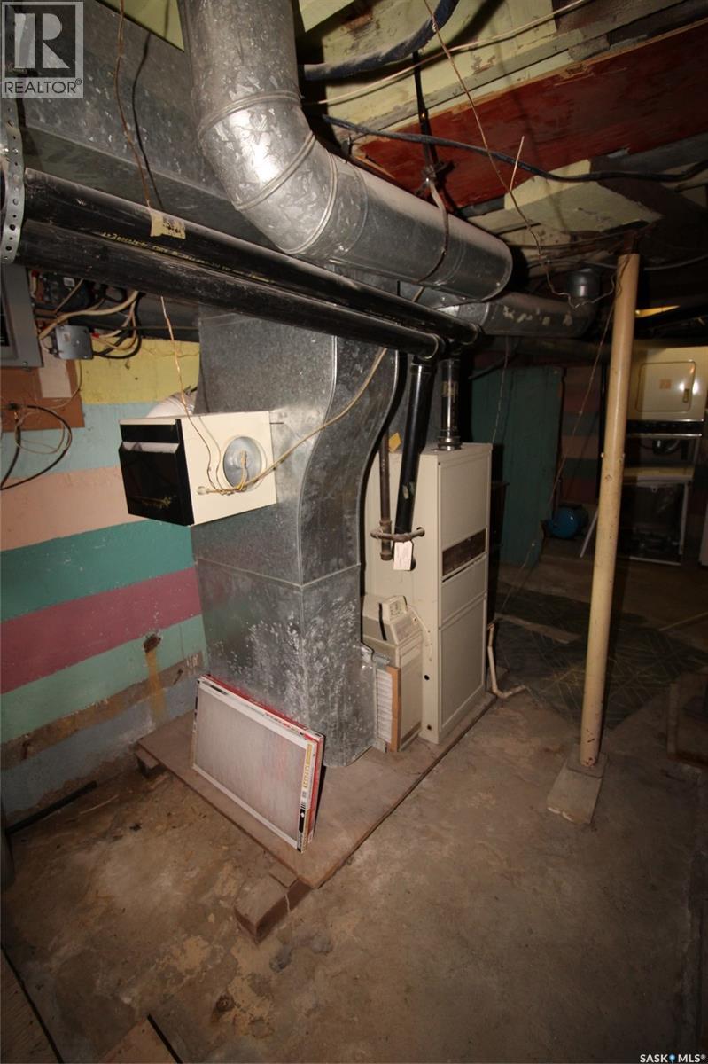 395 2nd STREET W - Image 29