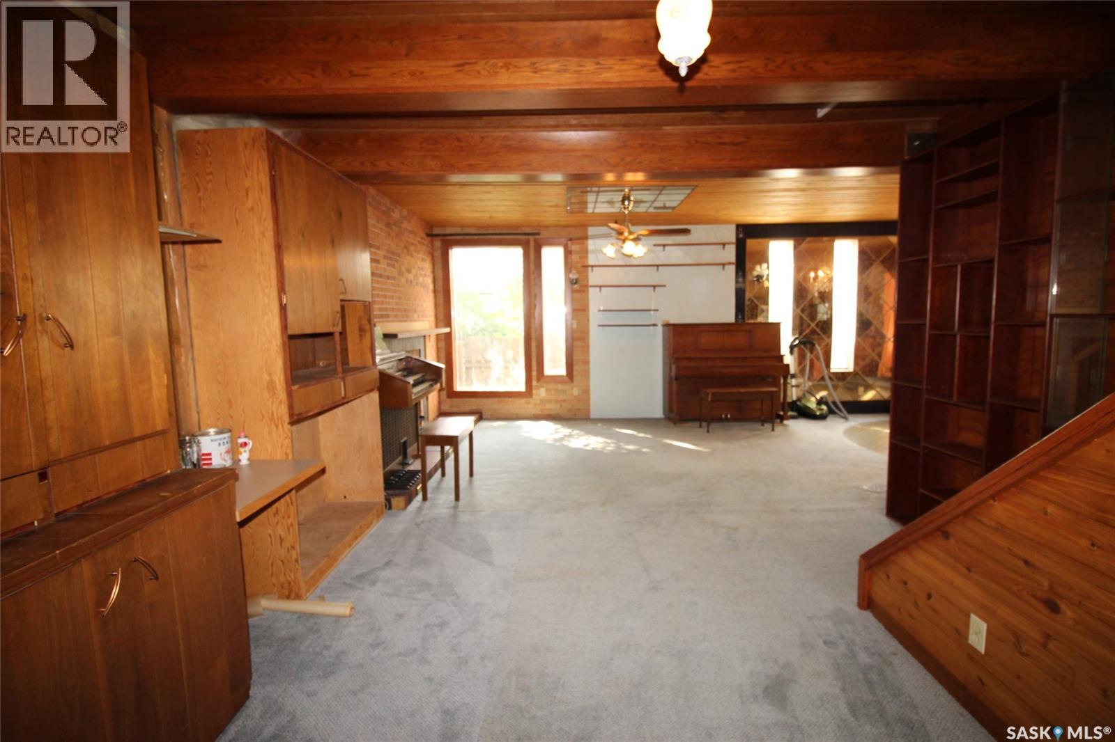 395 2nd STREET W - Image 4