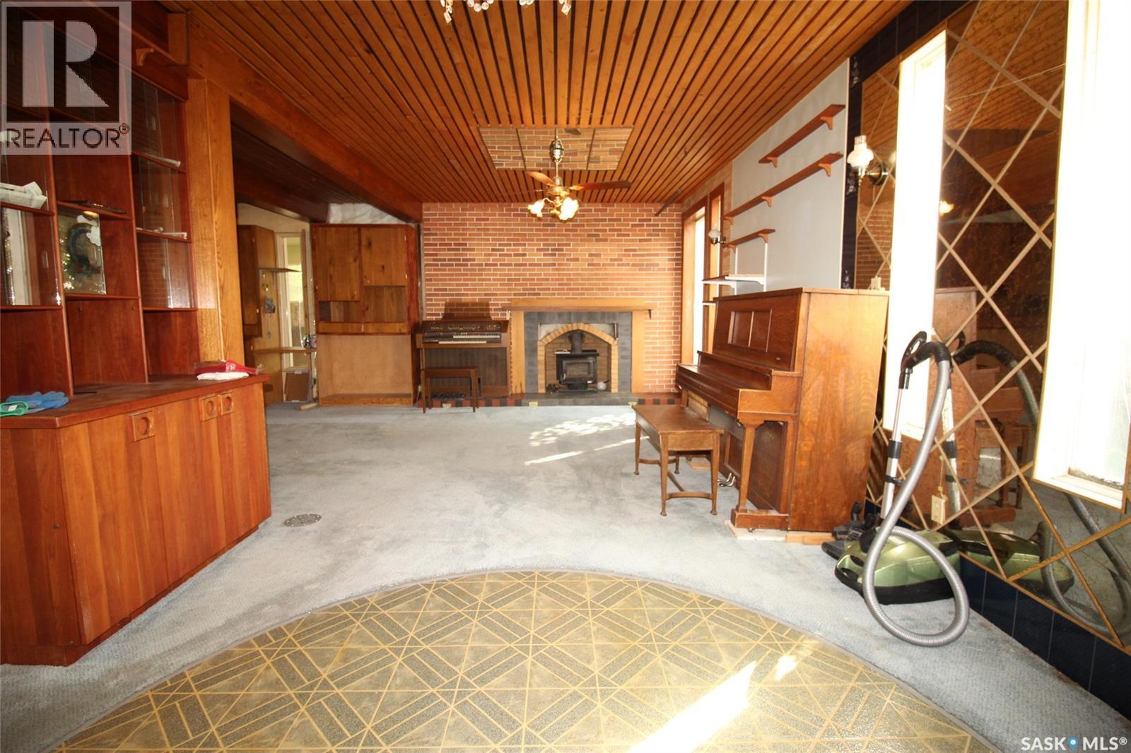 395 2nd STREET W - Image 5
