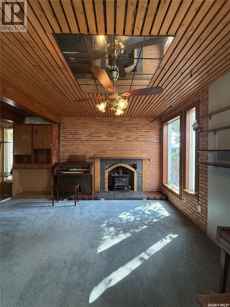 395 2nd STREET W - Image 9