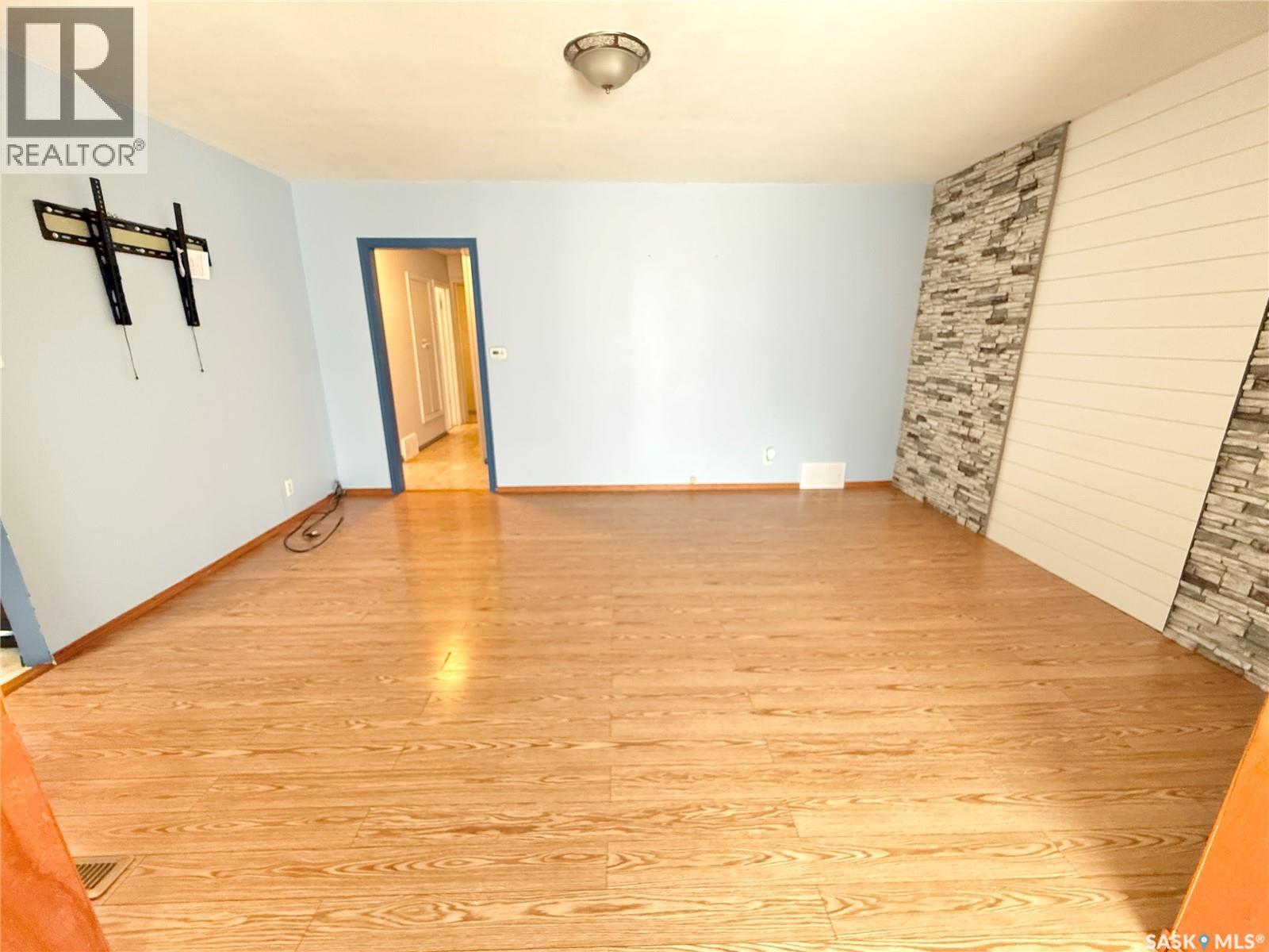 718 4th STREET S - Image 16