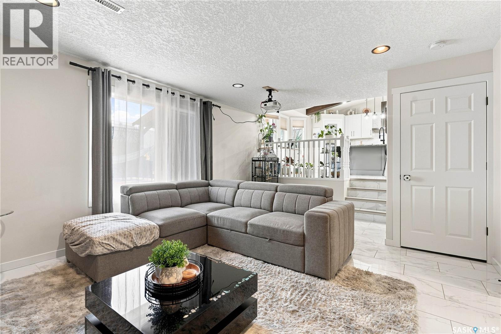 107 Hall CRESCENT - Image 22