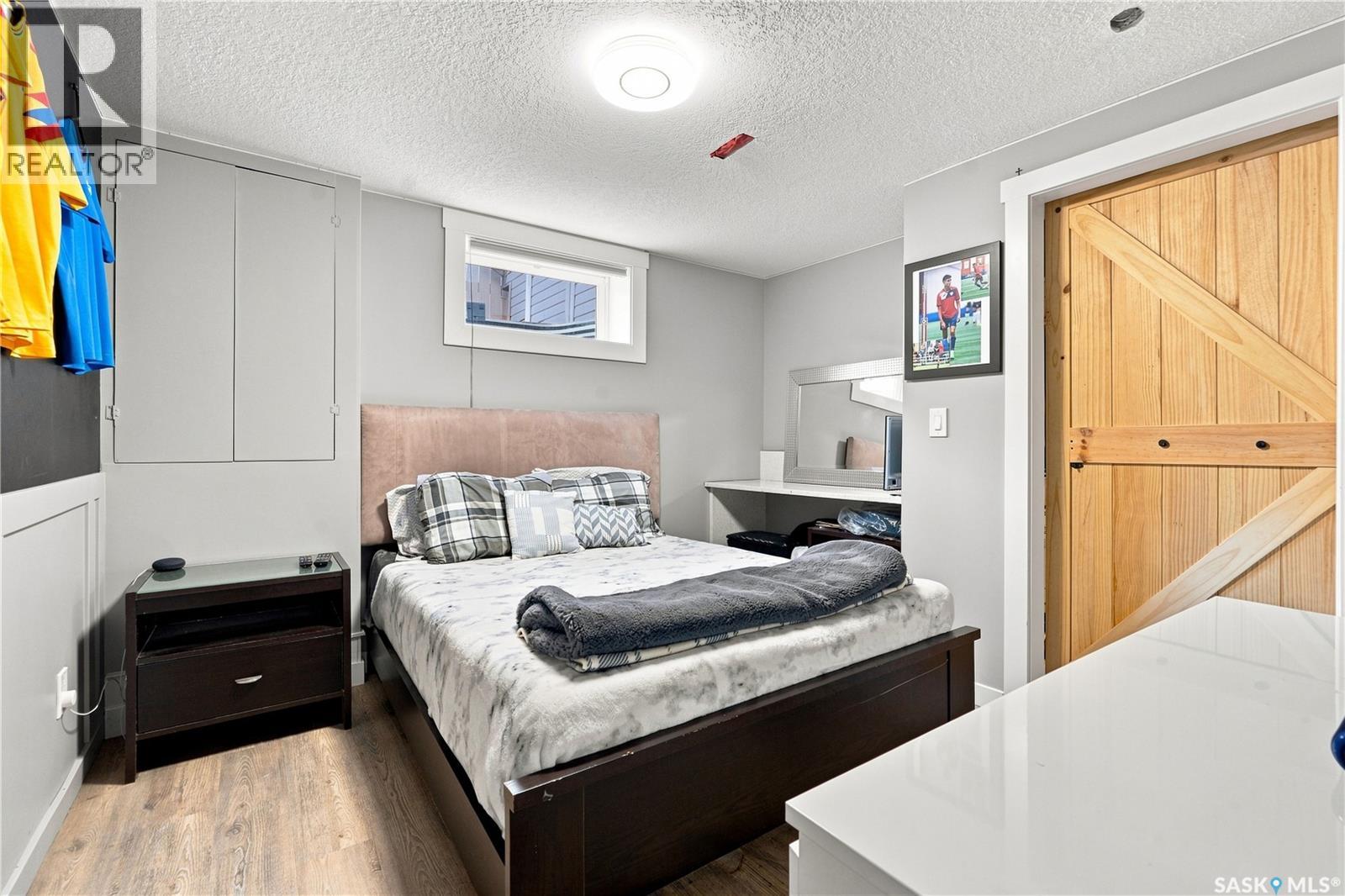 107 Hall CRESCENT - Image 44