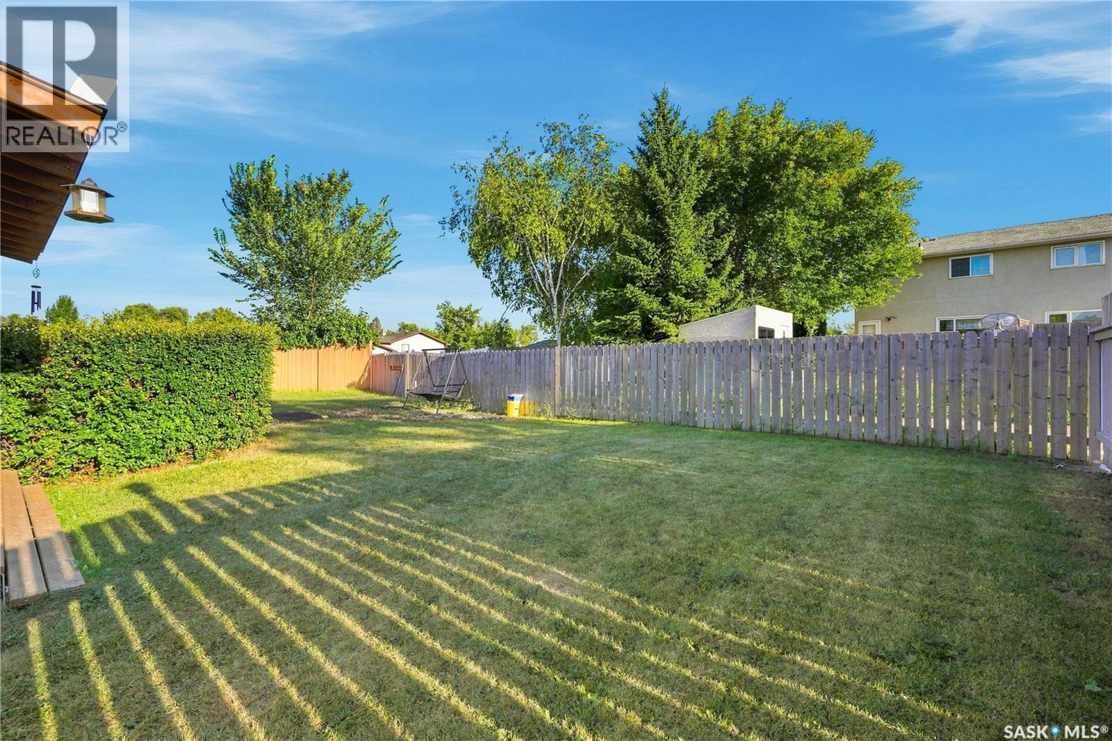 107 Hall CRESCENT - Image 60