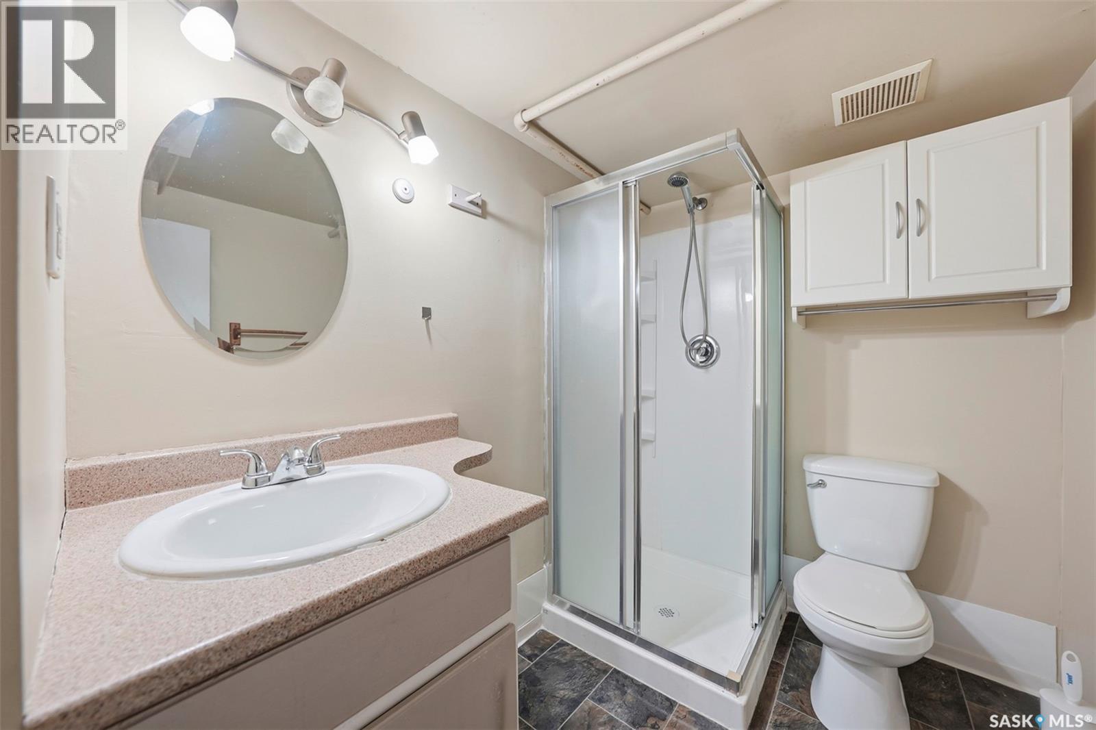 712 5th STREET E - Image 16