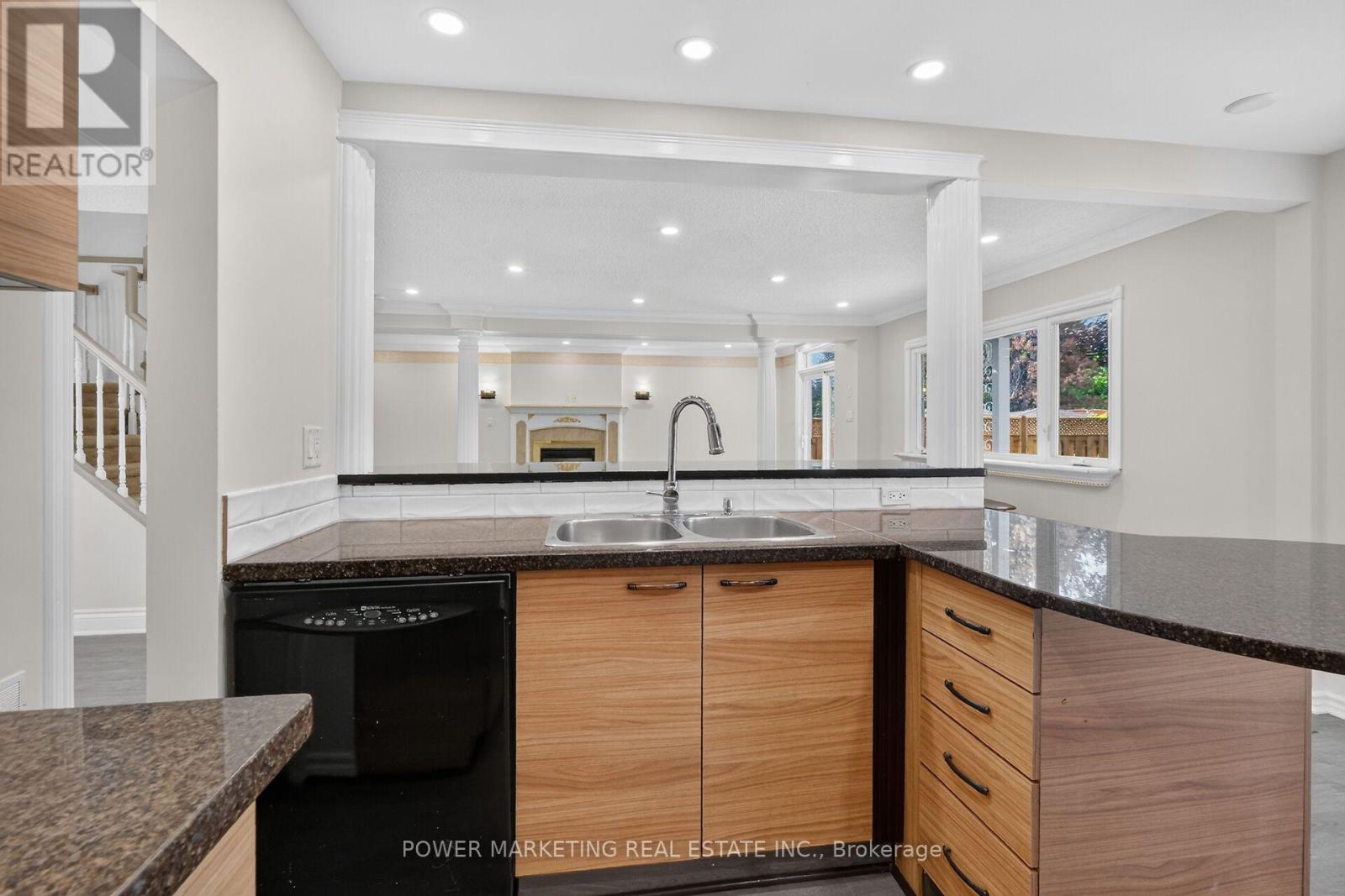 986 LAPORTE STREET - Image 32