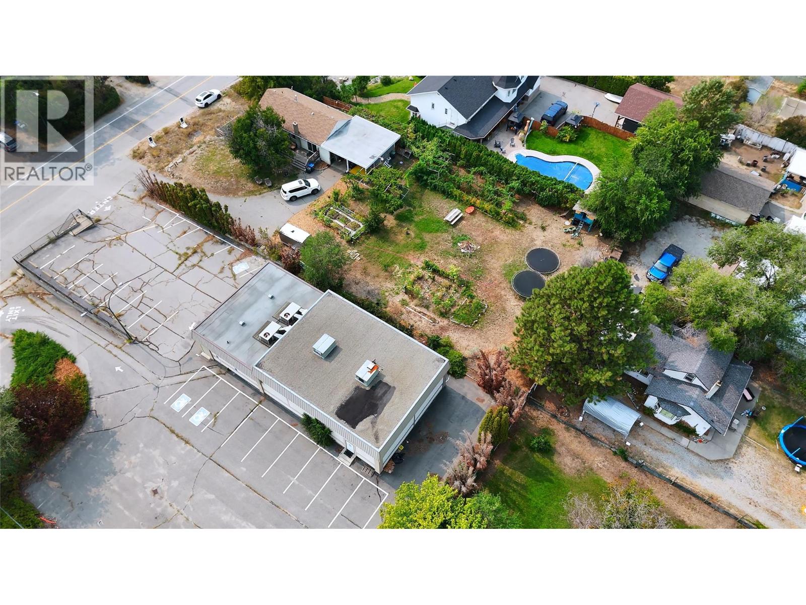 9700 Julia Street, Summerland