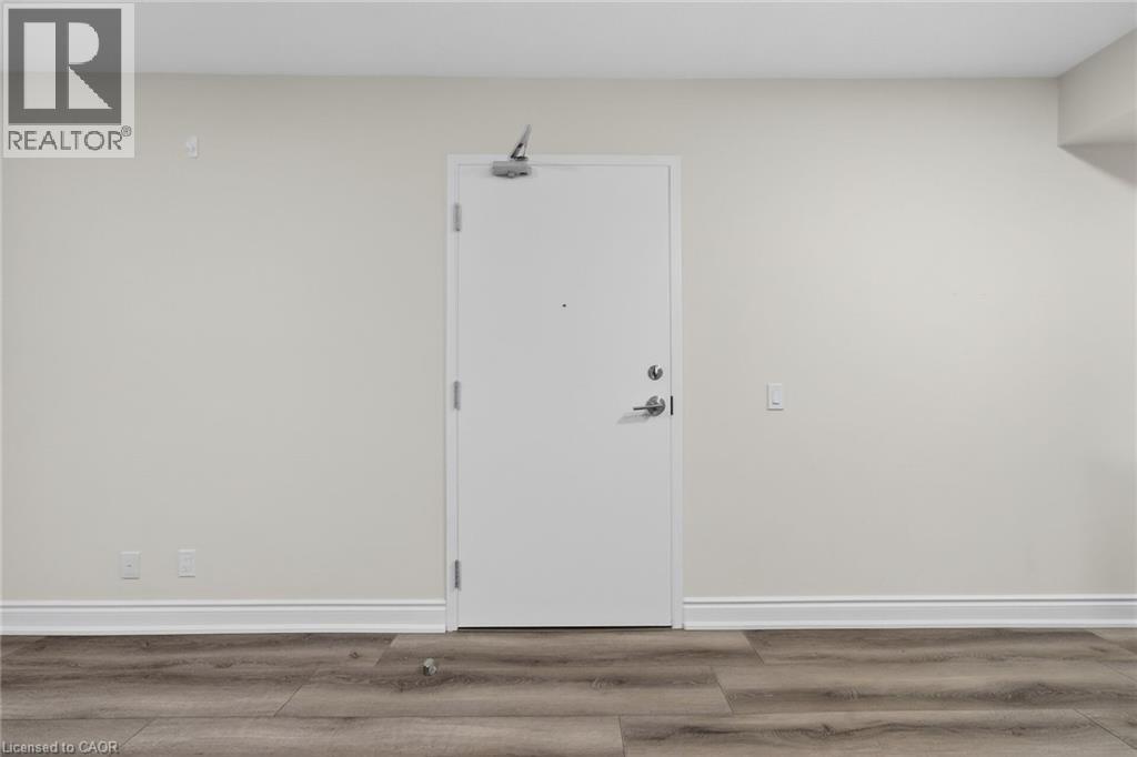 #0B 259 KING Street E - 6