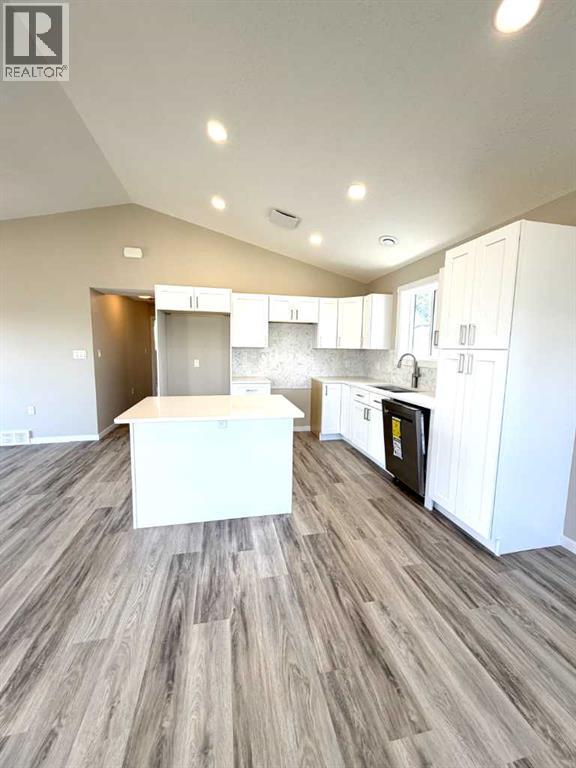 418 Main Street N - 8