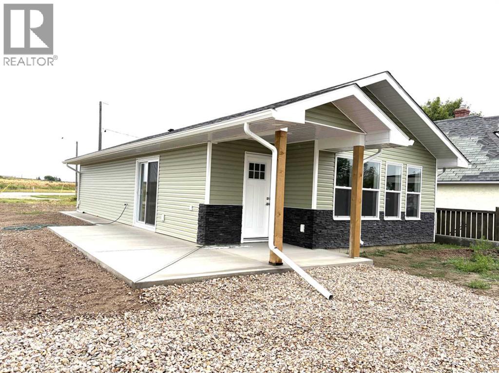 418 Main Street N - 1