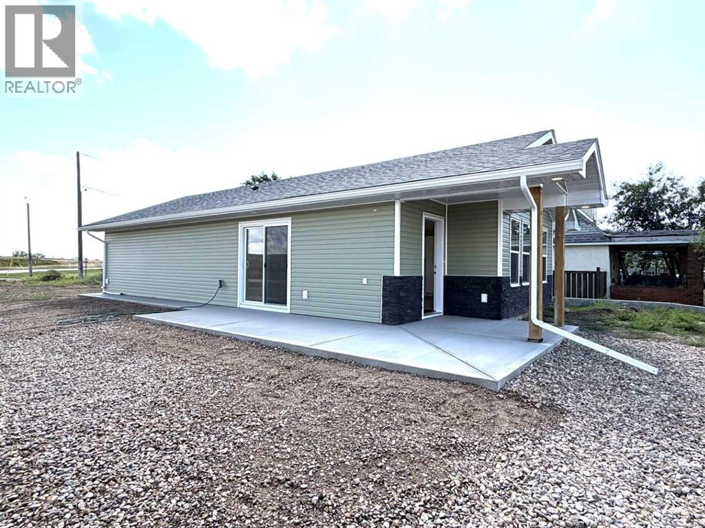 418 Main Street N - Image 3