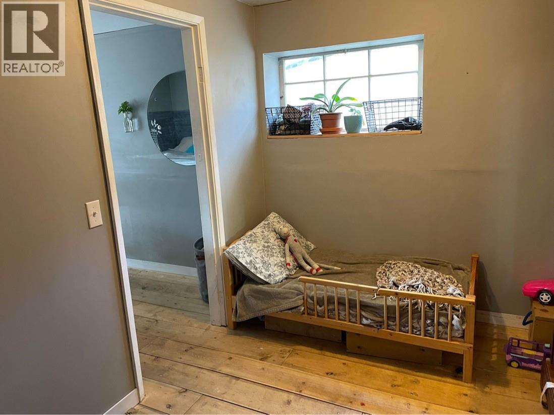 9704 & 9700 JULIA Street, Summerland