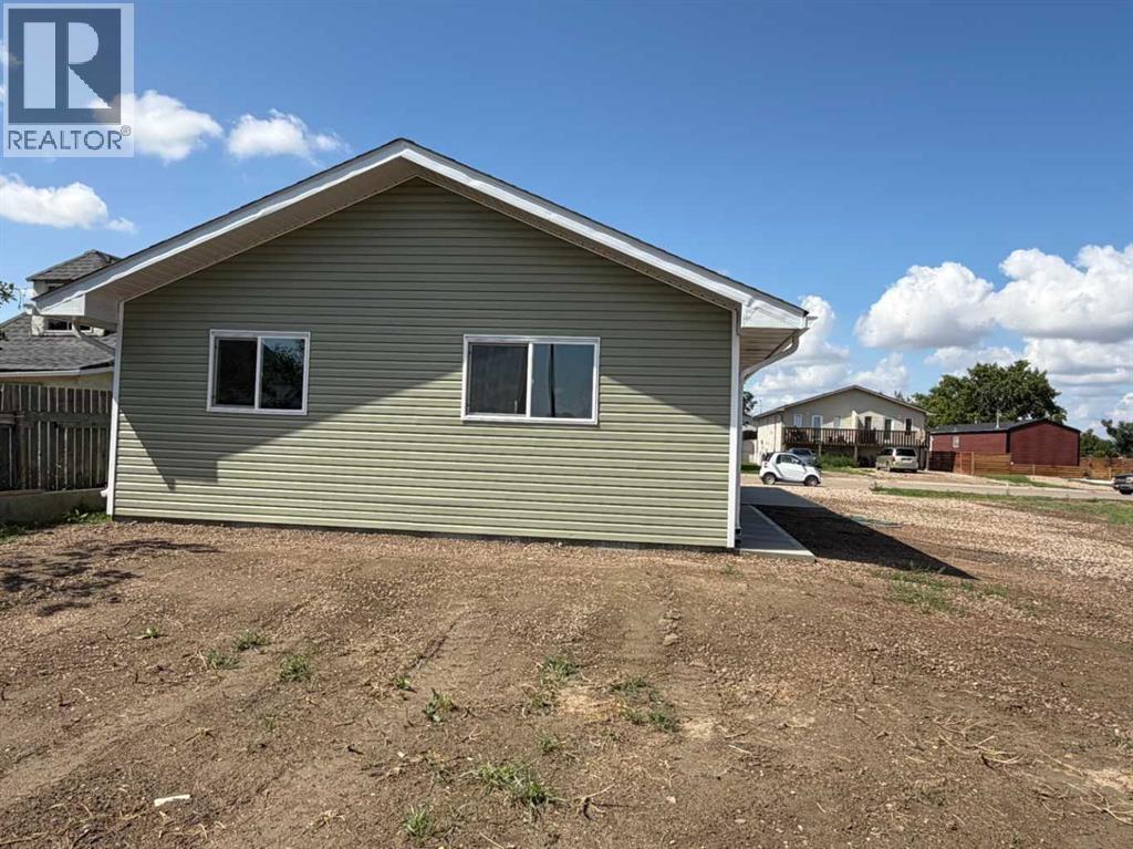 418 Main Street N - Image 32