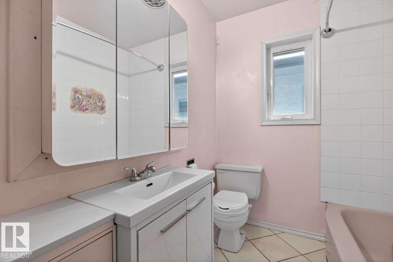 8326 81 AV NW - Image 17