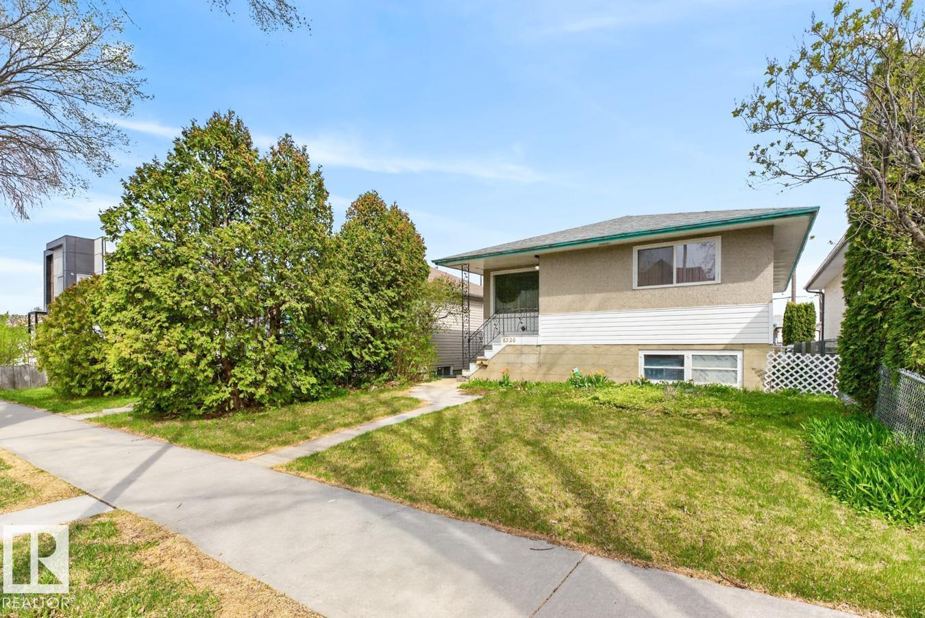 8326 81 AV NW - 2