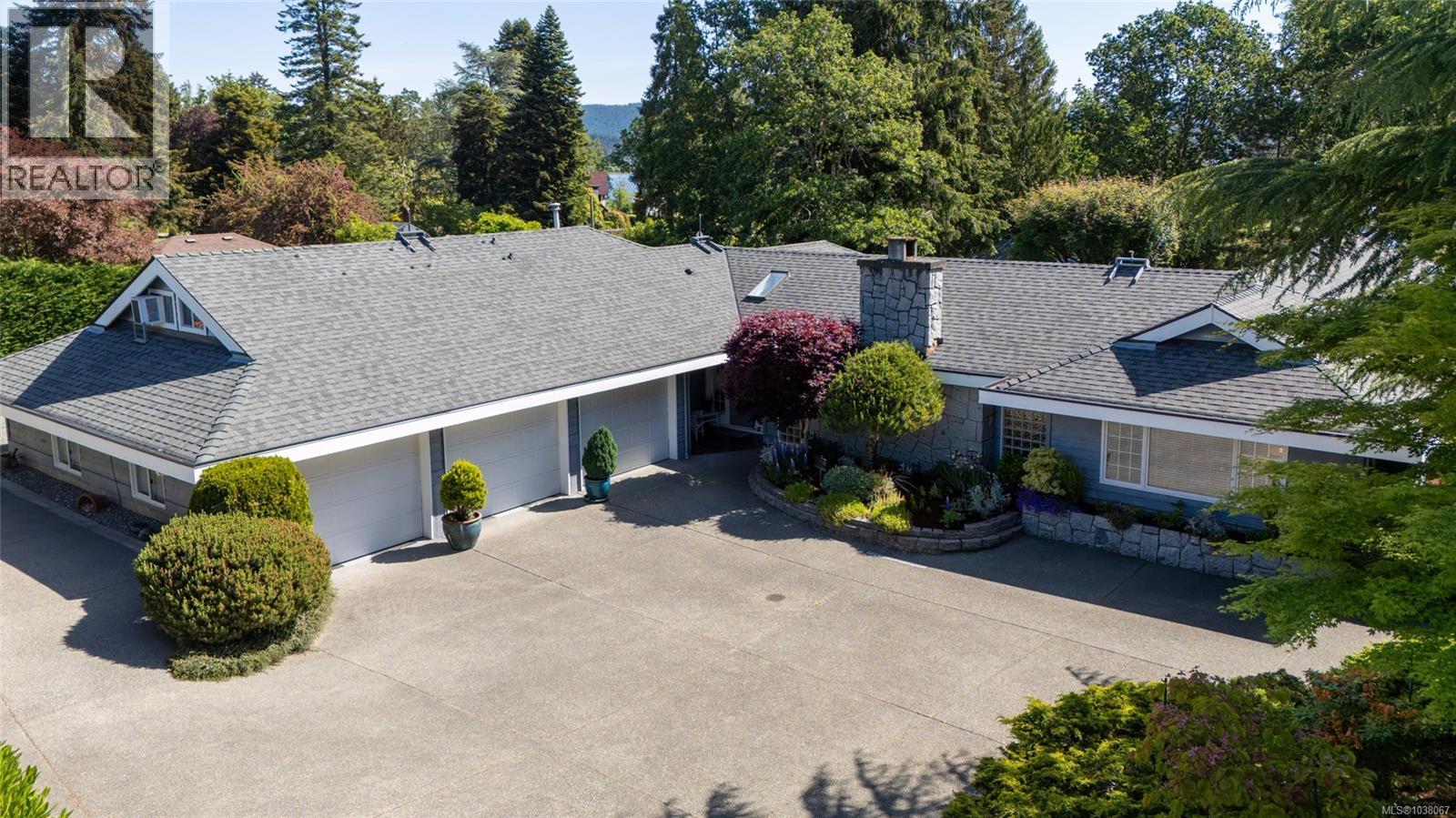 2221 Tarn Pl - 1