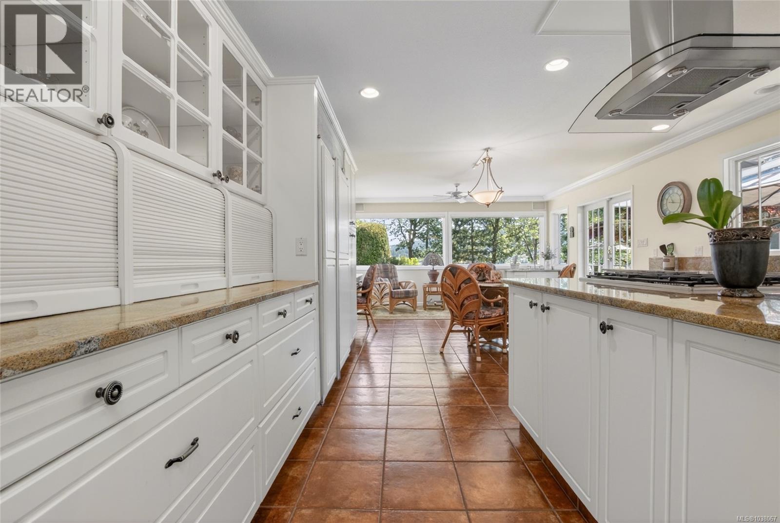 2221 Tarn Pl - 8