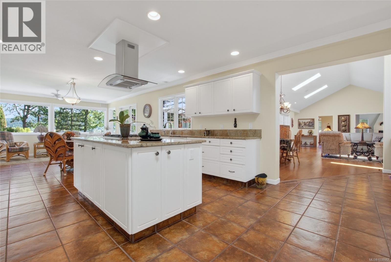 2221 Tarn Pl - 14