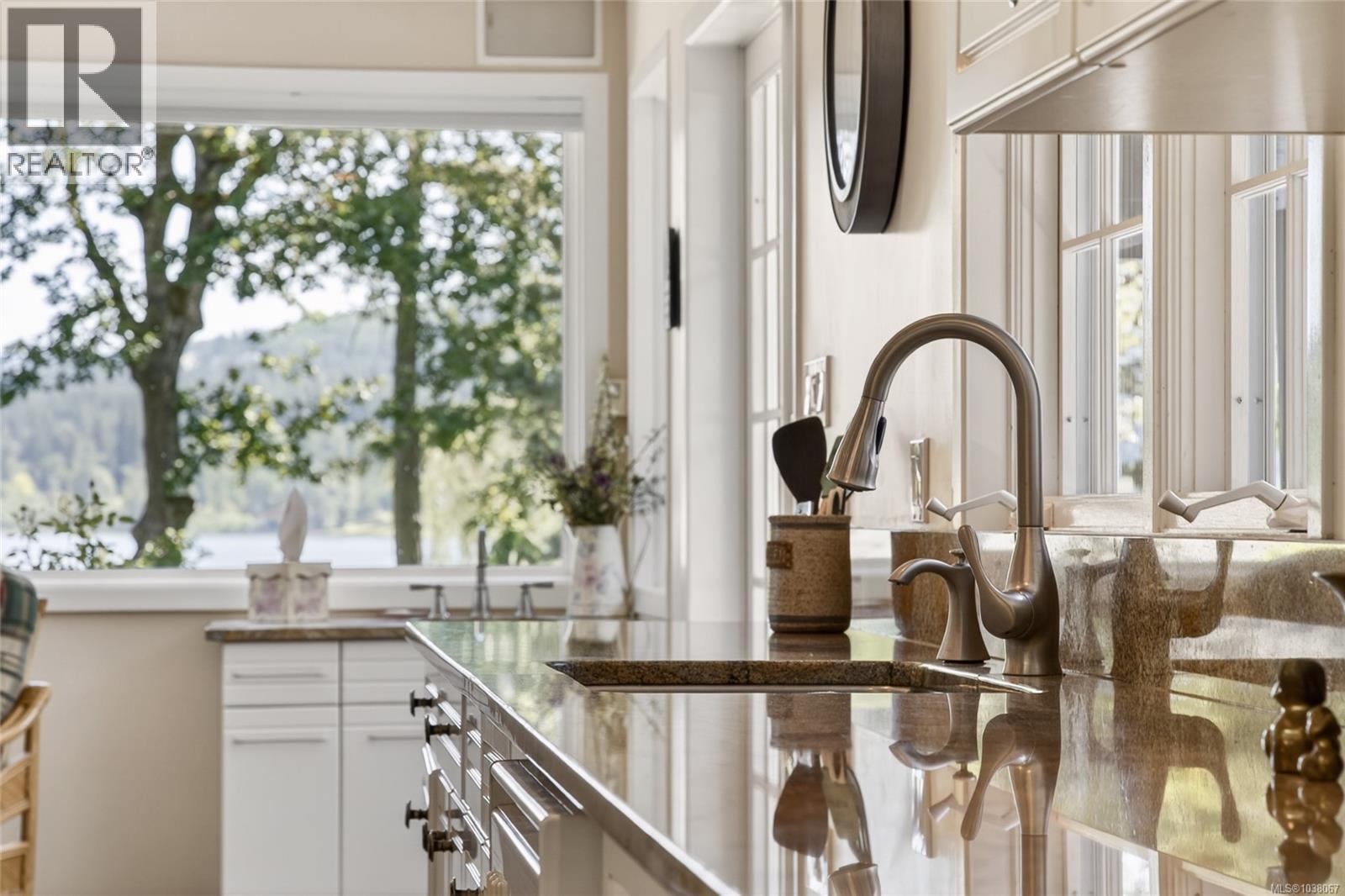 2221 Tarn Pl - 9