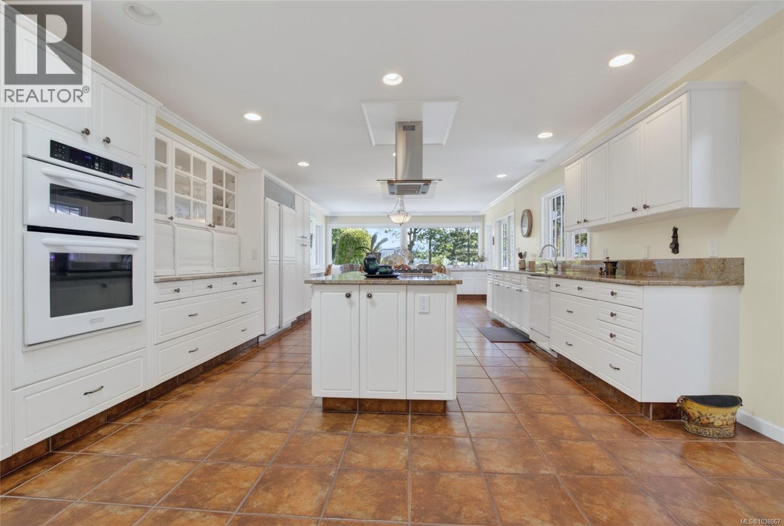 2221 Tarn Pl - 17