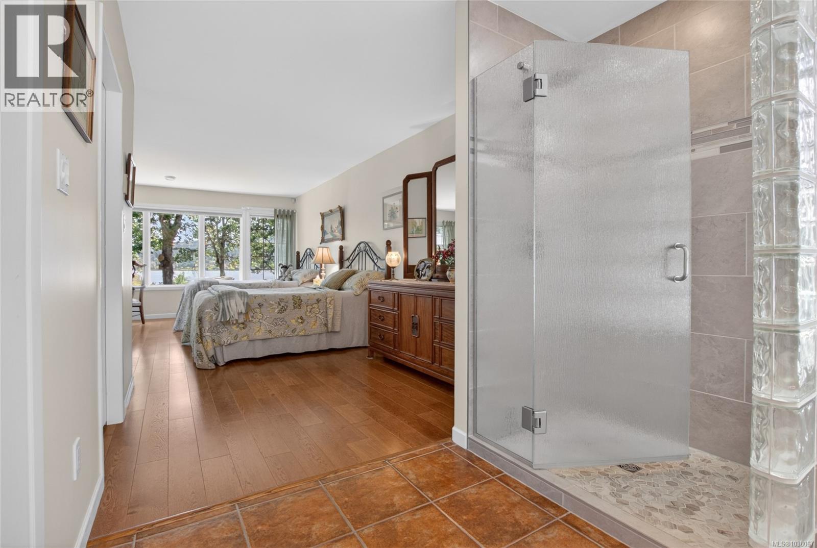 2221 Tarn Pl - 37