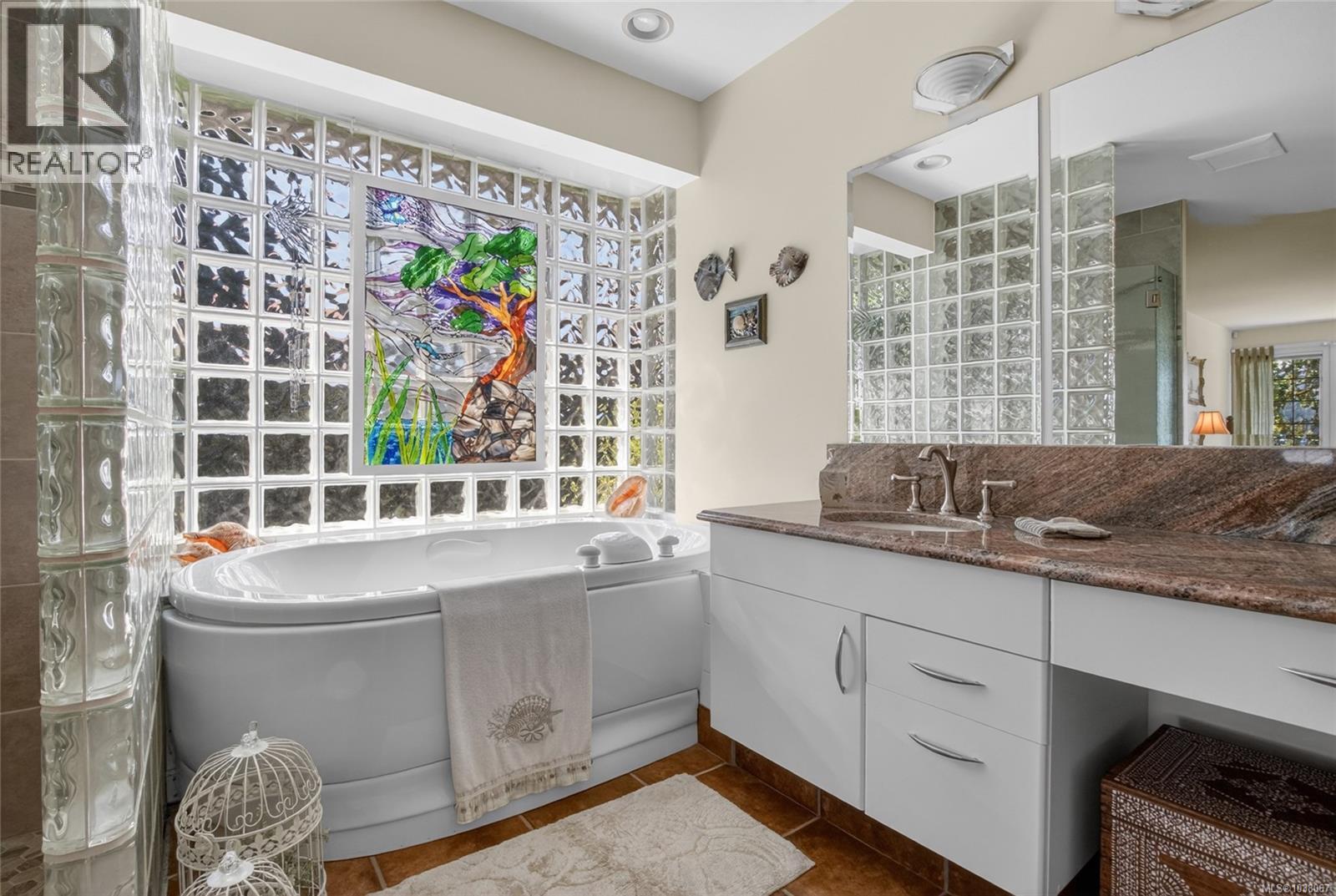 2221 Tarn Pl - 36