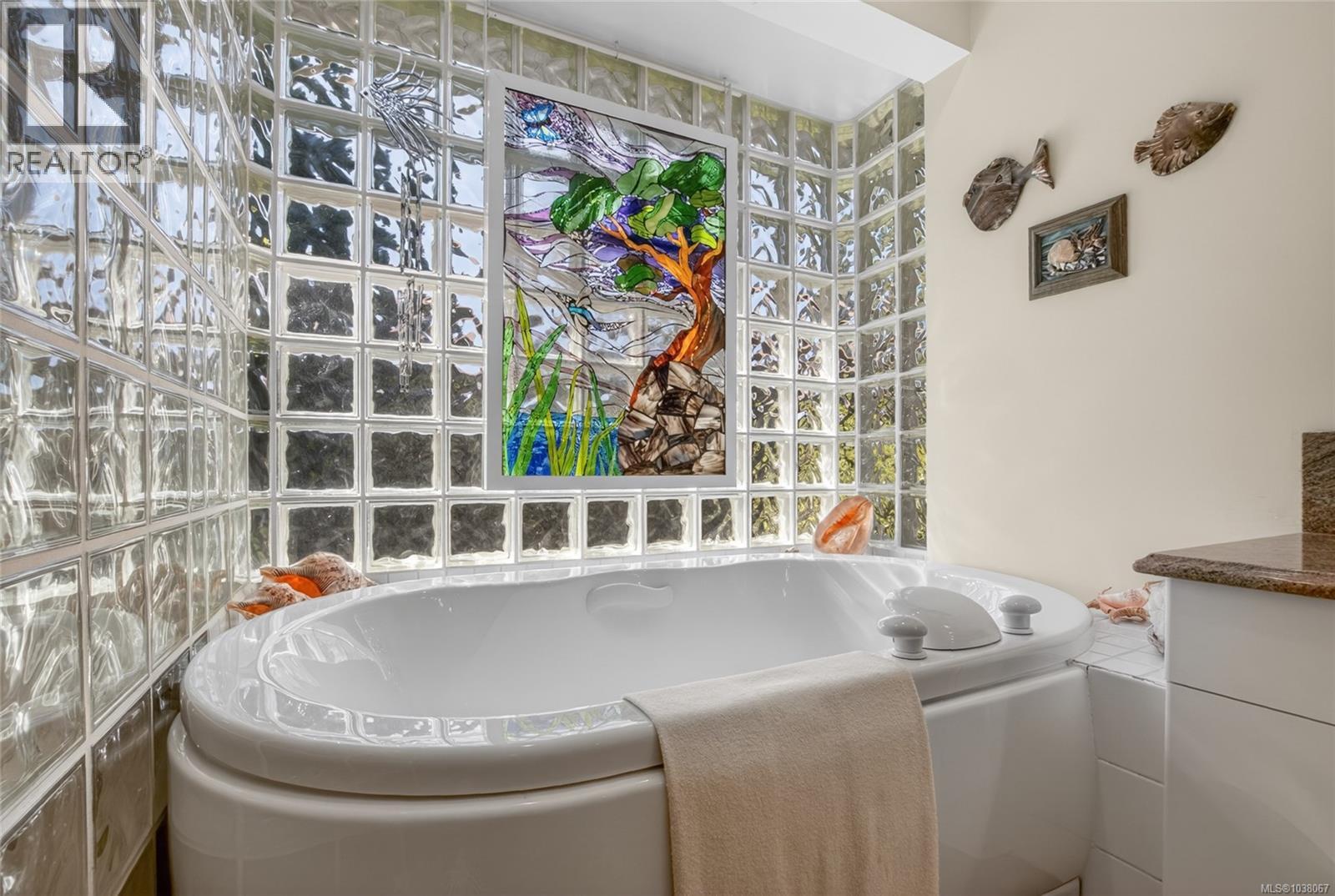 2221 Tarn Pl - 40