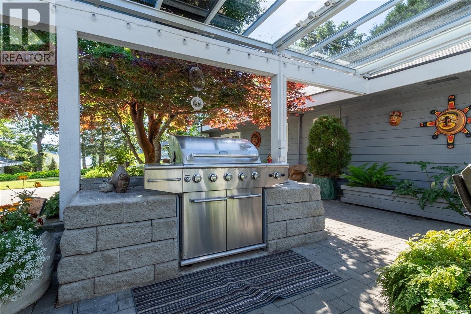 2221 Tarn Pl - 55