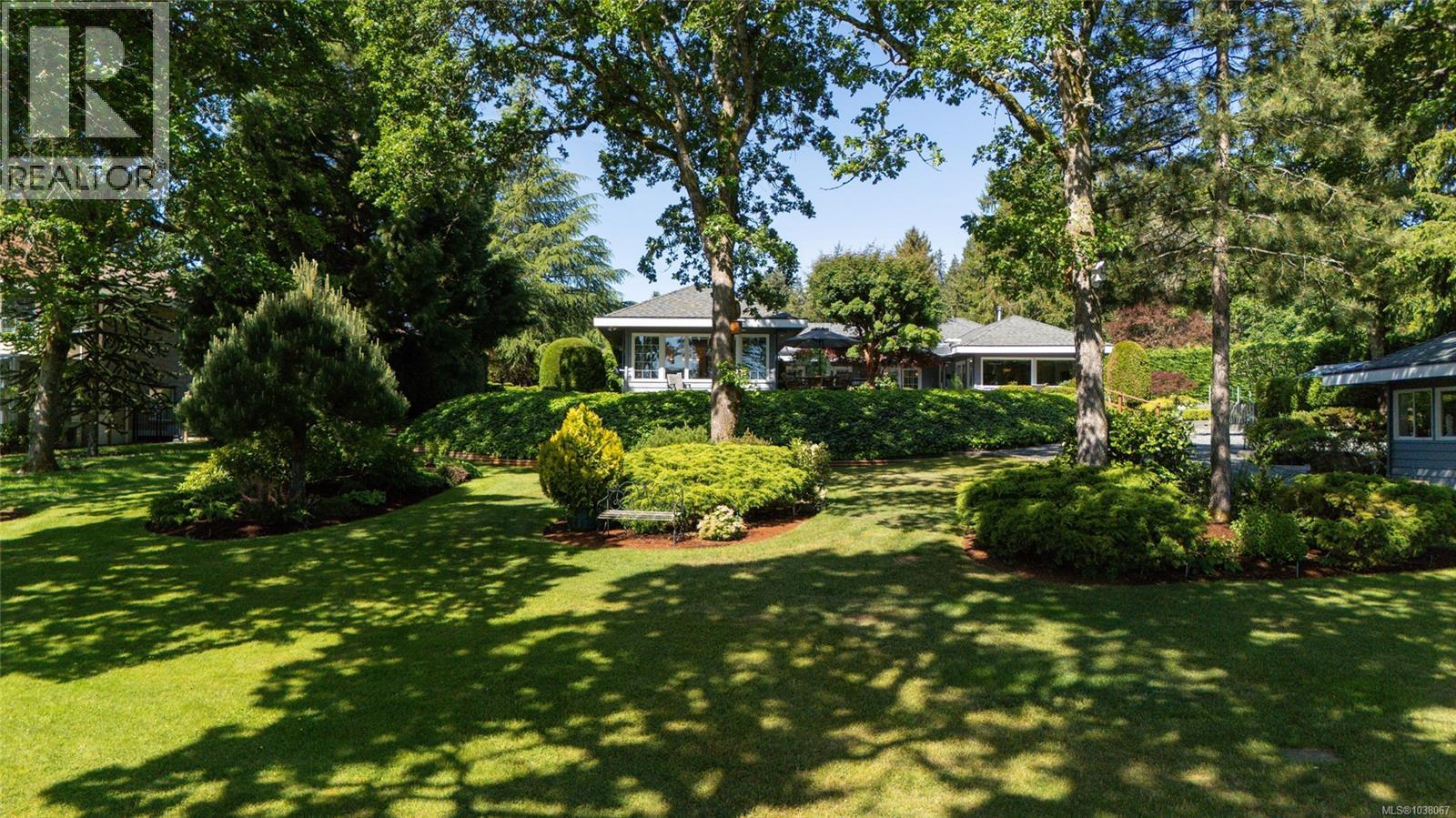 2221 Tarn Pl - 63