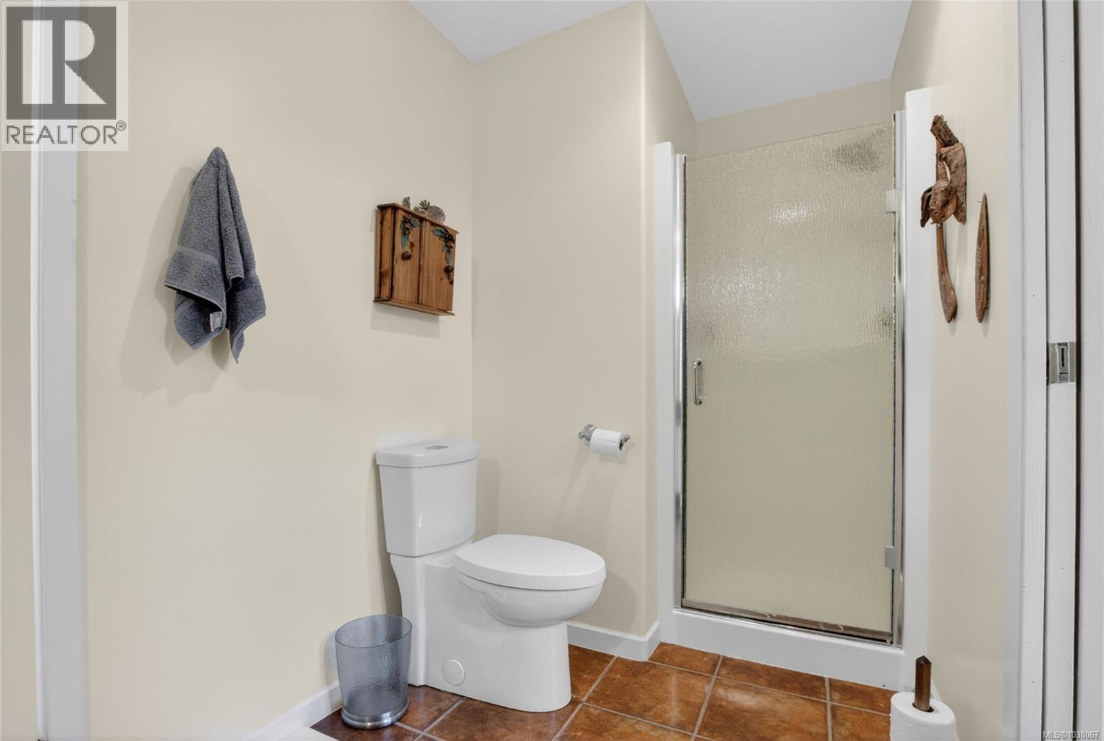 2221 Tarn Pl - 29