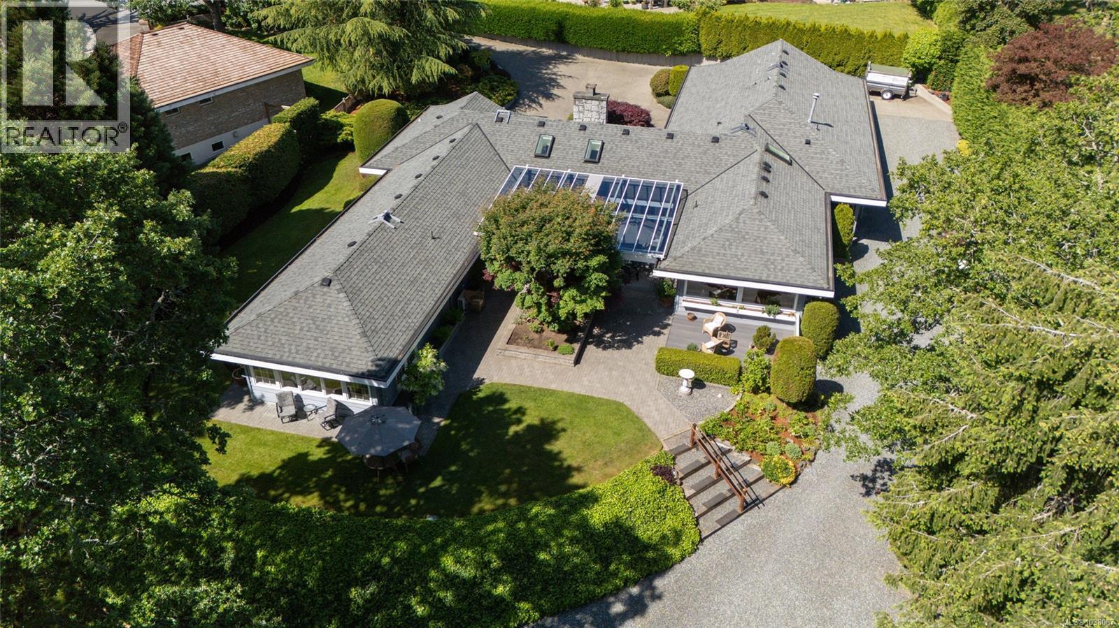 2221 Tarn Pl, Duncan