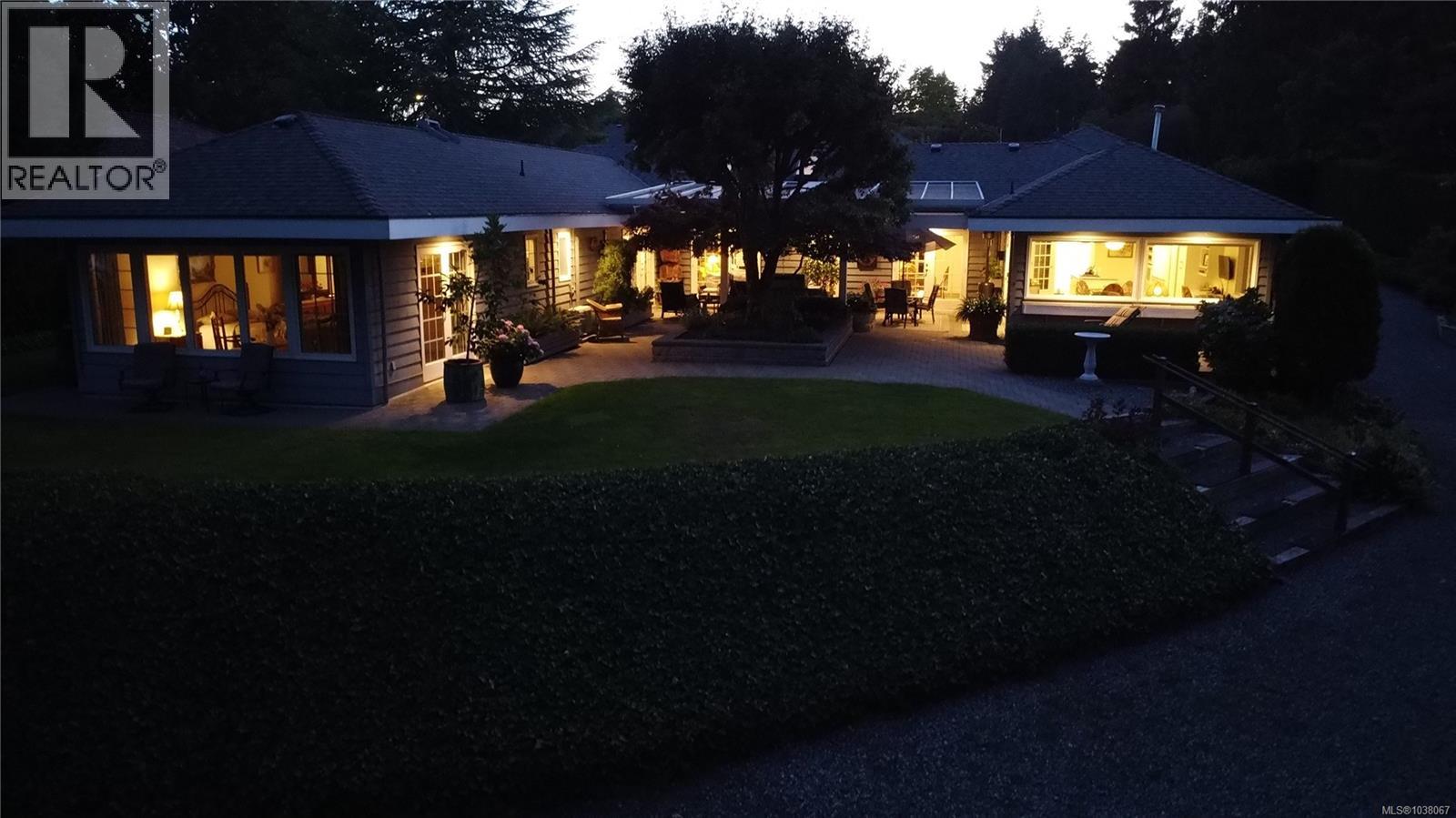 2221 Tarn Pl - 98