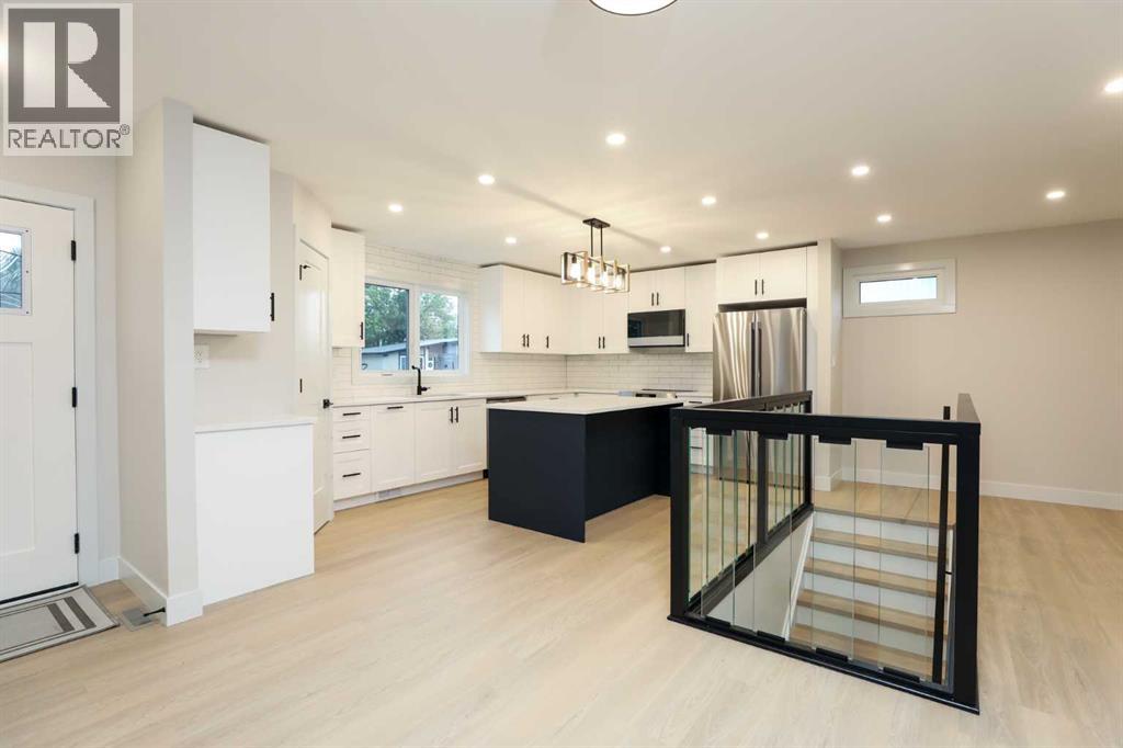 1418 25 Avenue N - 9