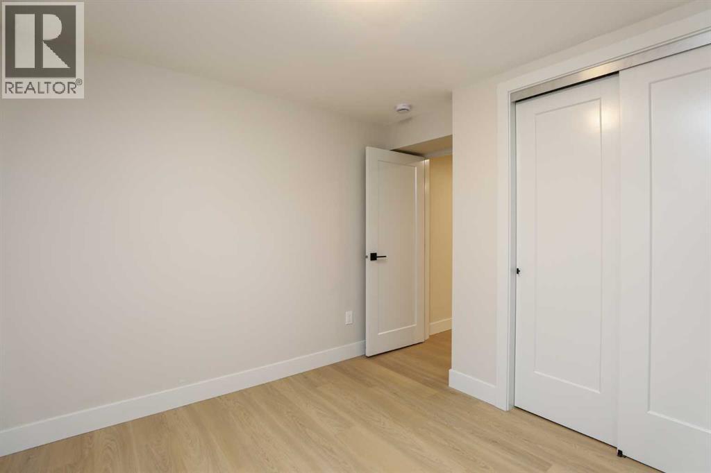1418 25 Avenue N - 27