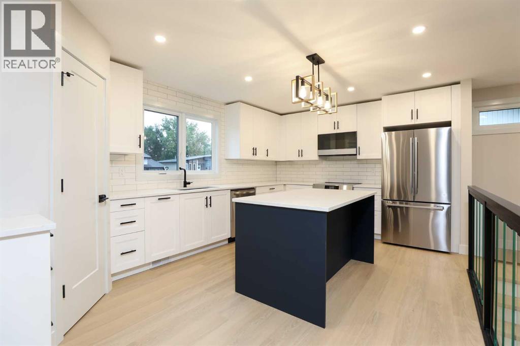 1418 25 Avenue N - 10
