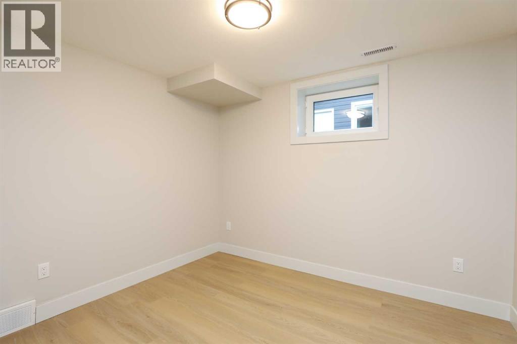 1418 25 Avenue N - 26