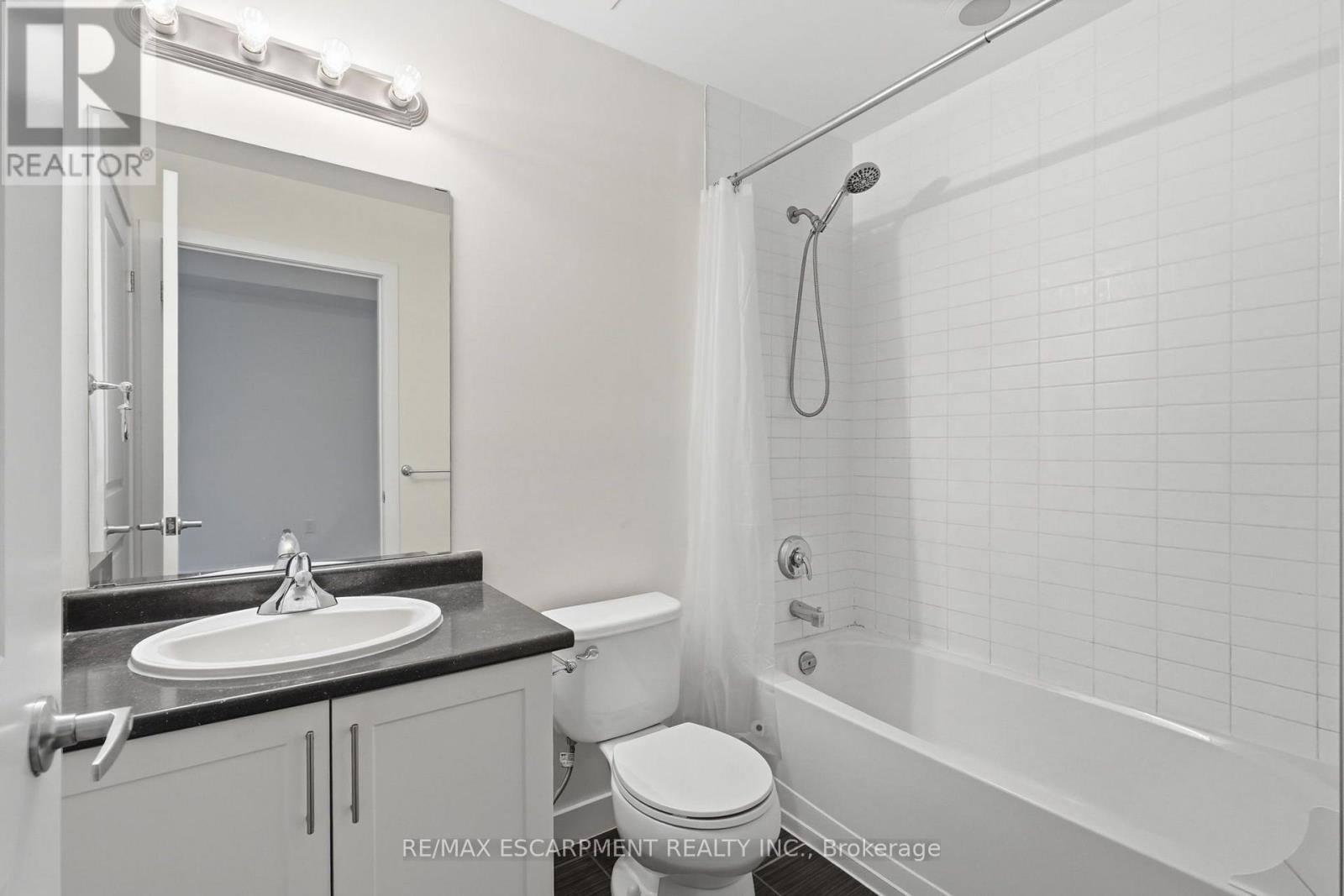 #201 90 CHARLTON AVENUE W - Image 21