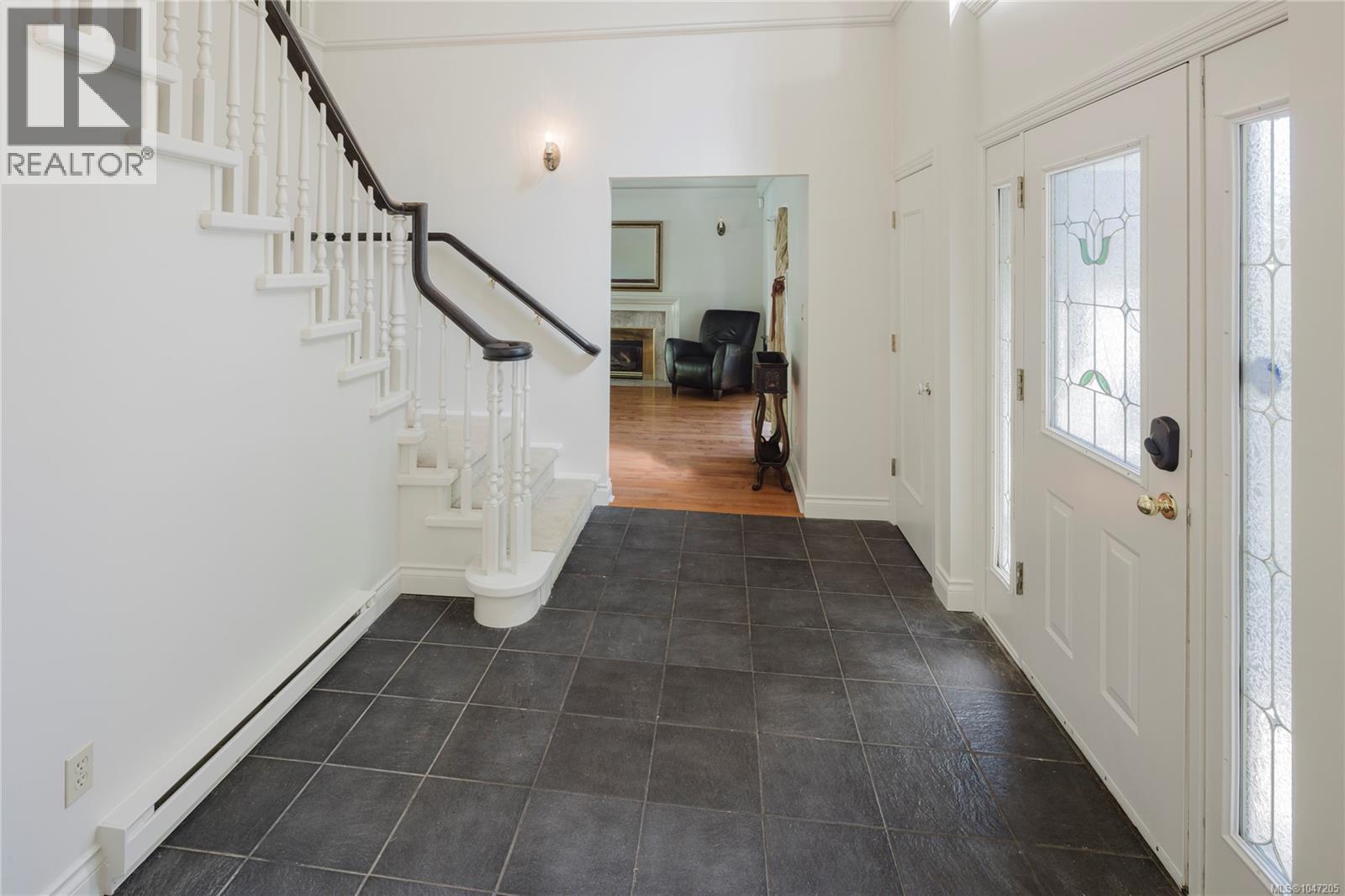  1632 Beach Drive, Oak Bay