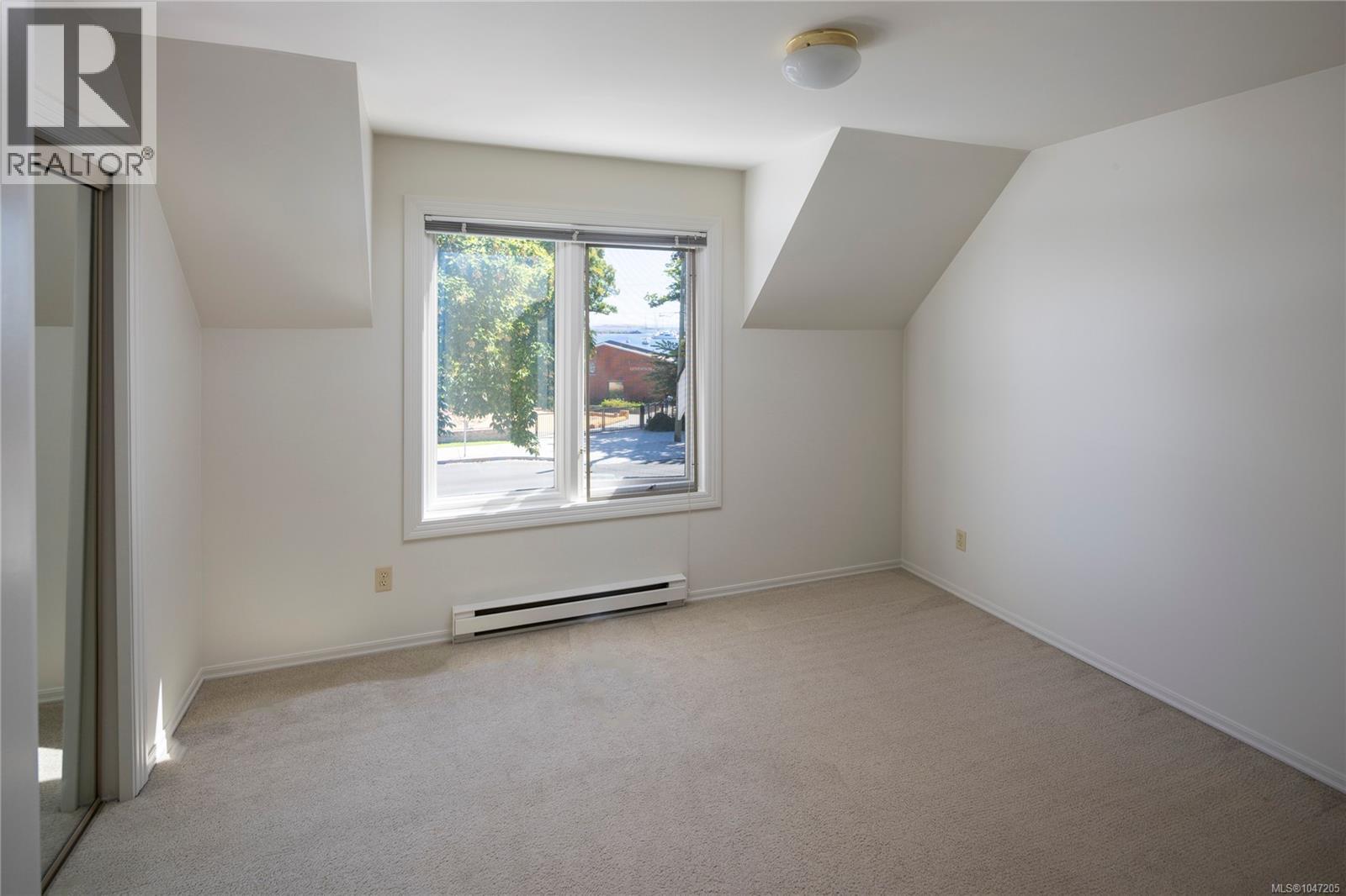 1632 Beach Dr - 16