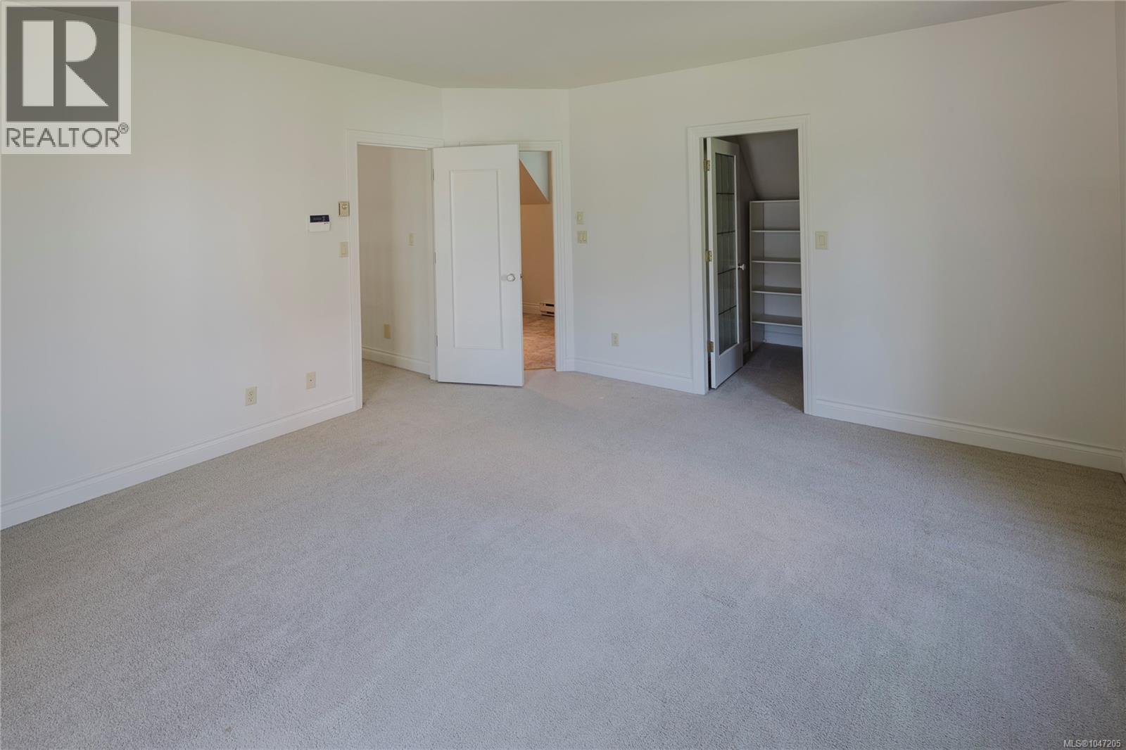  1632 Beach Drive, Oak Bay